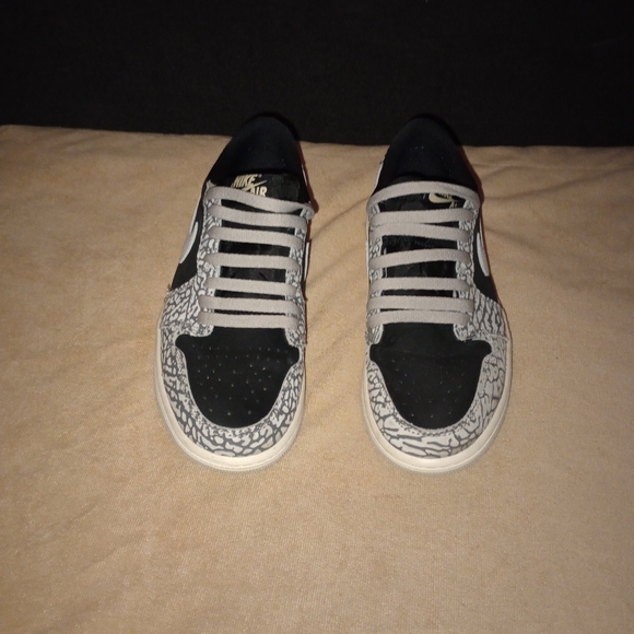 SALE !!!!Air Jordan 1 low OG Black Cement Mens 6.5 or women's size 8 - Picture 6 of 11